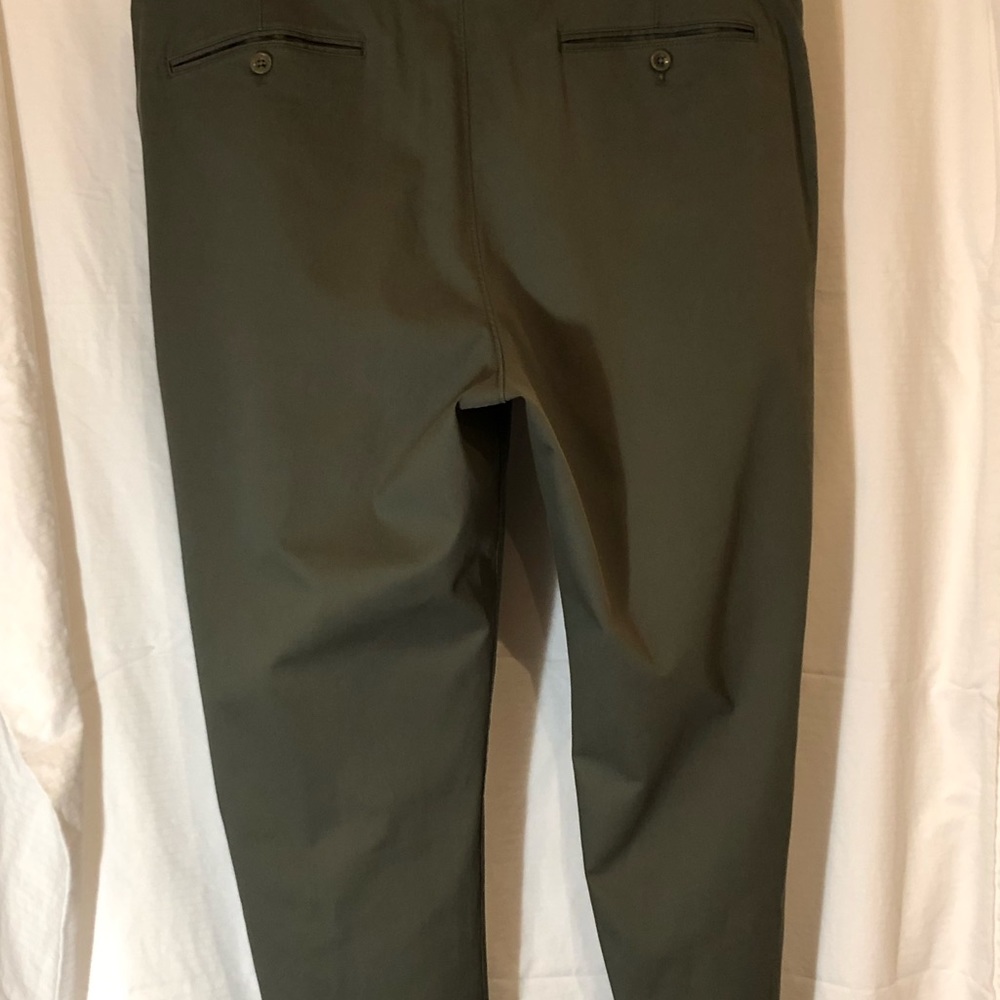 Banana Republic Olive Aiden Chino 38 x 32